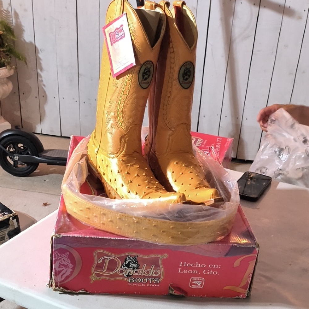 Durango Vibrant Yellow Western Boots